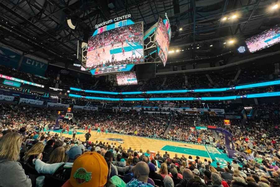 Charlotte: Charlotte Hornets Basketball Spiel Ticket. Foto: GetYourGuide