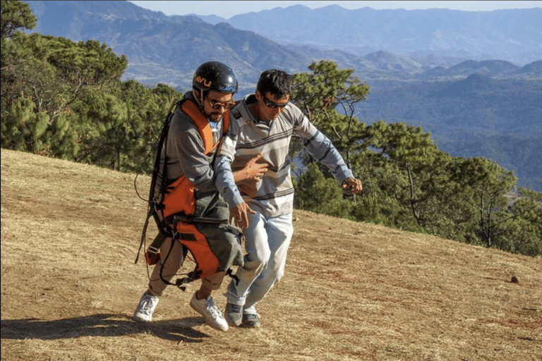 Hang gliding in Valle de Bravo