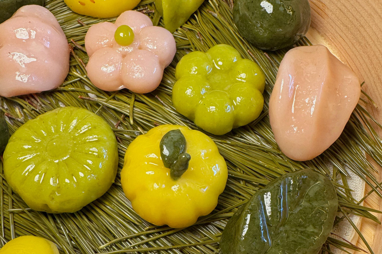 Make Your Own Colorful Korean Rice Cakes in a Hanok