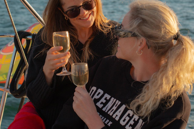 Lisbon 2 Hours Sailing Day Tour and Cruise With Drinks Lisbon: 2H Sailing Day and Cruise Tour