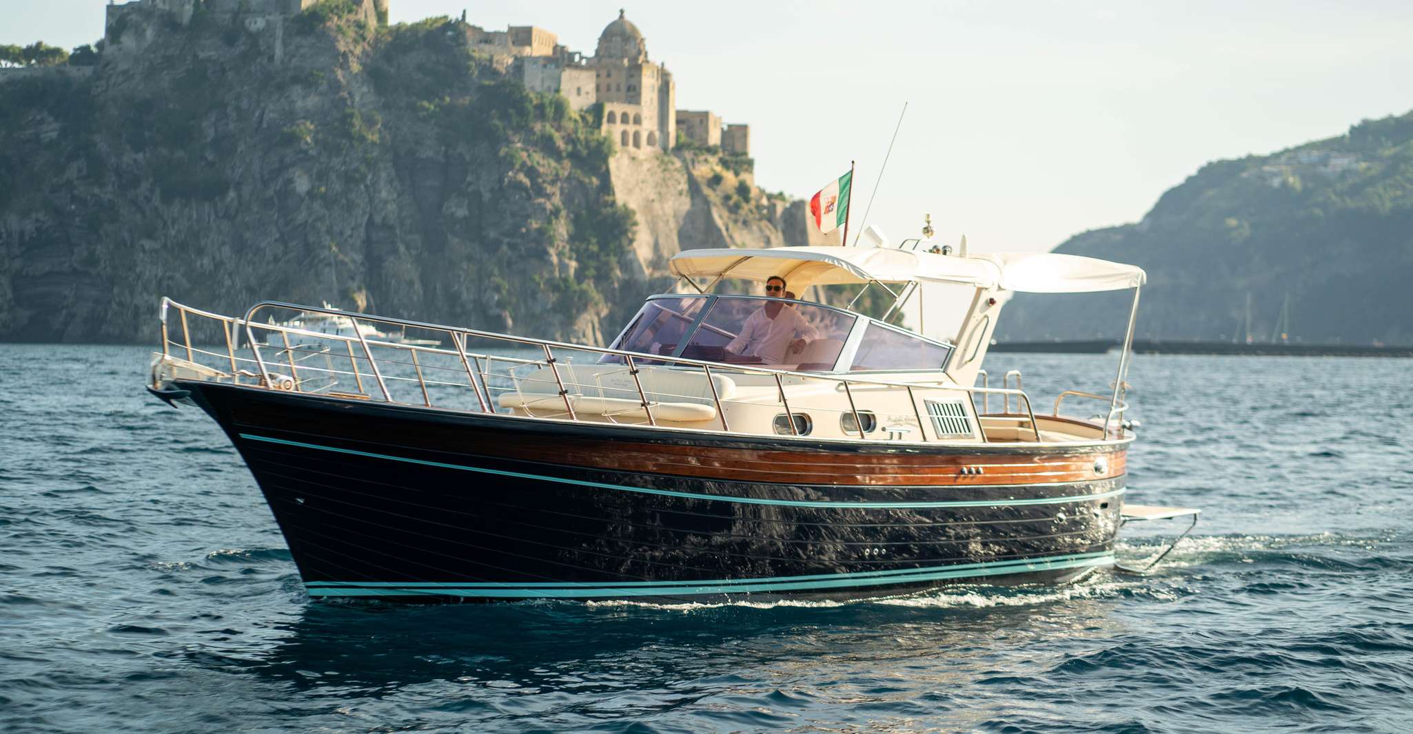 Ischia, Tour of the island of Ischia by boat - Housity