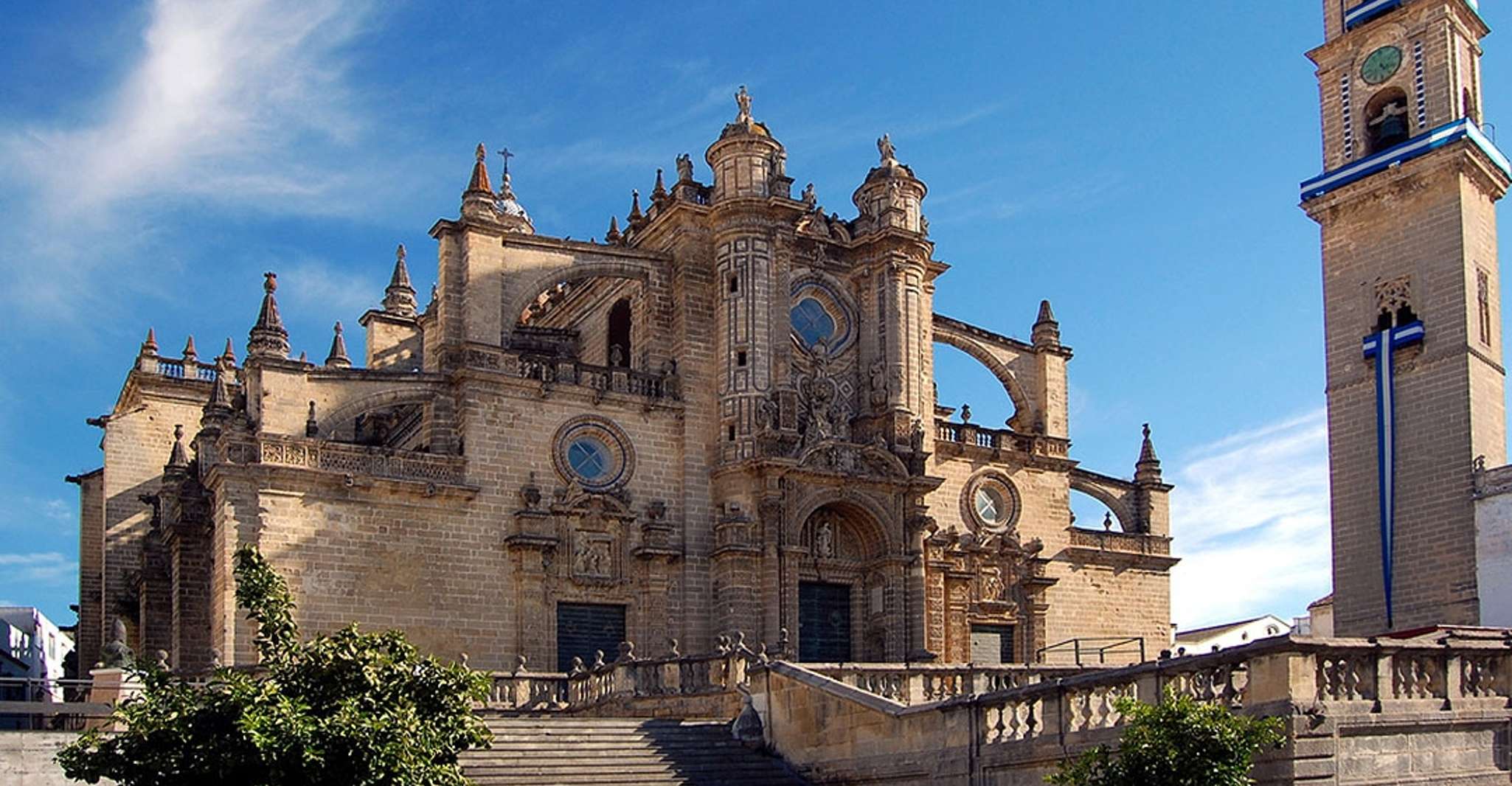 Monumental Jerez Guided Tour - Housity