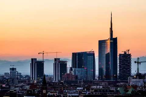 Milano: Piazza Gae Aulenti og Pelli Tower Walking Tour