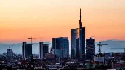 Mailand: Piazza Gae Aulenti und Pelli-Turm Rundgang