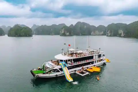 Desde Cat Ba Lan Ha y la bahía de Ha Long Tour en barco de 1 día