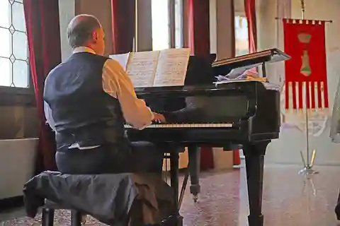 Garda: Lyrical Concert with Piano and Mezzosoprano