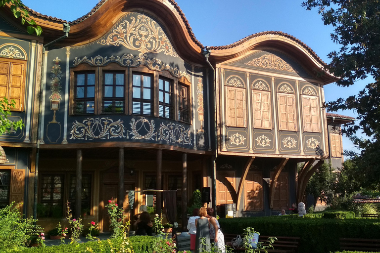 2日雅姆博尔库克兰迪亚节与普罗夫迪夫导游之旅2天亚姆博尔库克兰迪亚节及普罗夫迪夫导游游