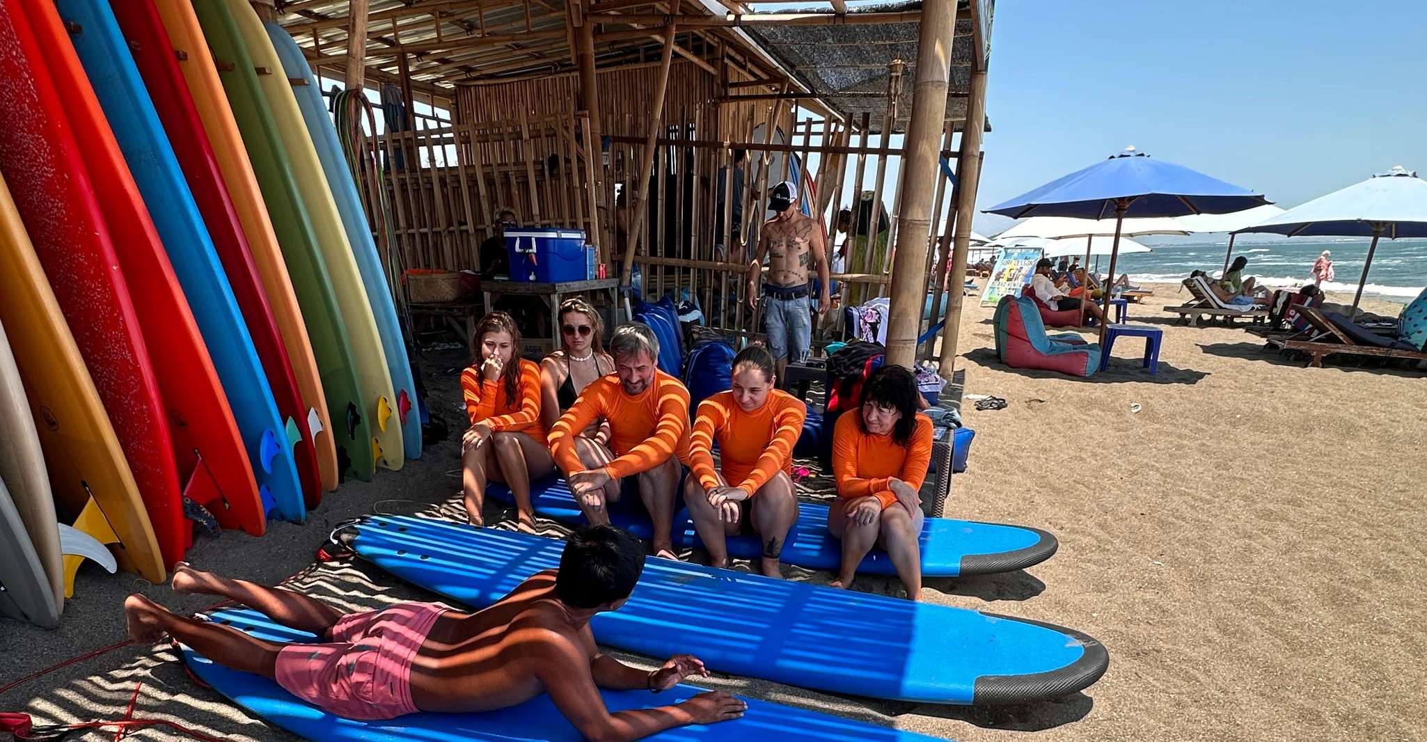 Canggu, corso di surf di 3 giorni con istruttore certificato ISA - Hizvo
