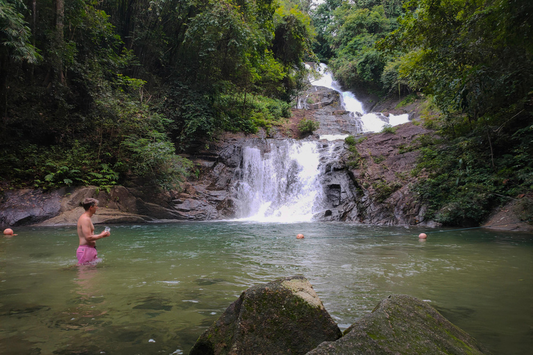 Phuket: Khao Lak Bamboo Rafting, Park en Waterfall Tour