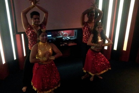 Mumbai: visite privée à Bollywood avec spectacle de danseVisite d'une demi-journée de Bollywood à Mumbai