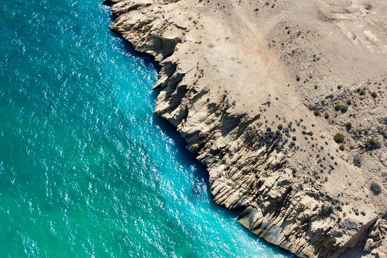 Wadi Shab Hike, Fins Beach Swim & Bimmah Sinkhole Tour