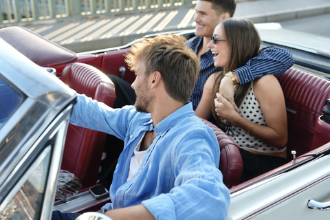 Paris: Vintage Mustang Tour & Local Guide with Hotel Pickup Paris Highlights | 1-Hour Mustang Express Tour