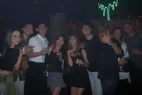 Party Singapore Bespoke Pub Crawl