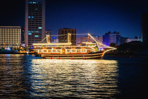Dubai: Crucero con cena en el dhow más grande de Al Seef con espectáculo en directo