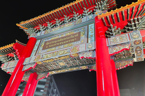 Bangkok: Street Food Tasting Tour at Night