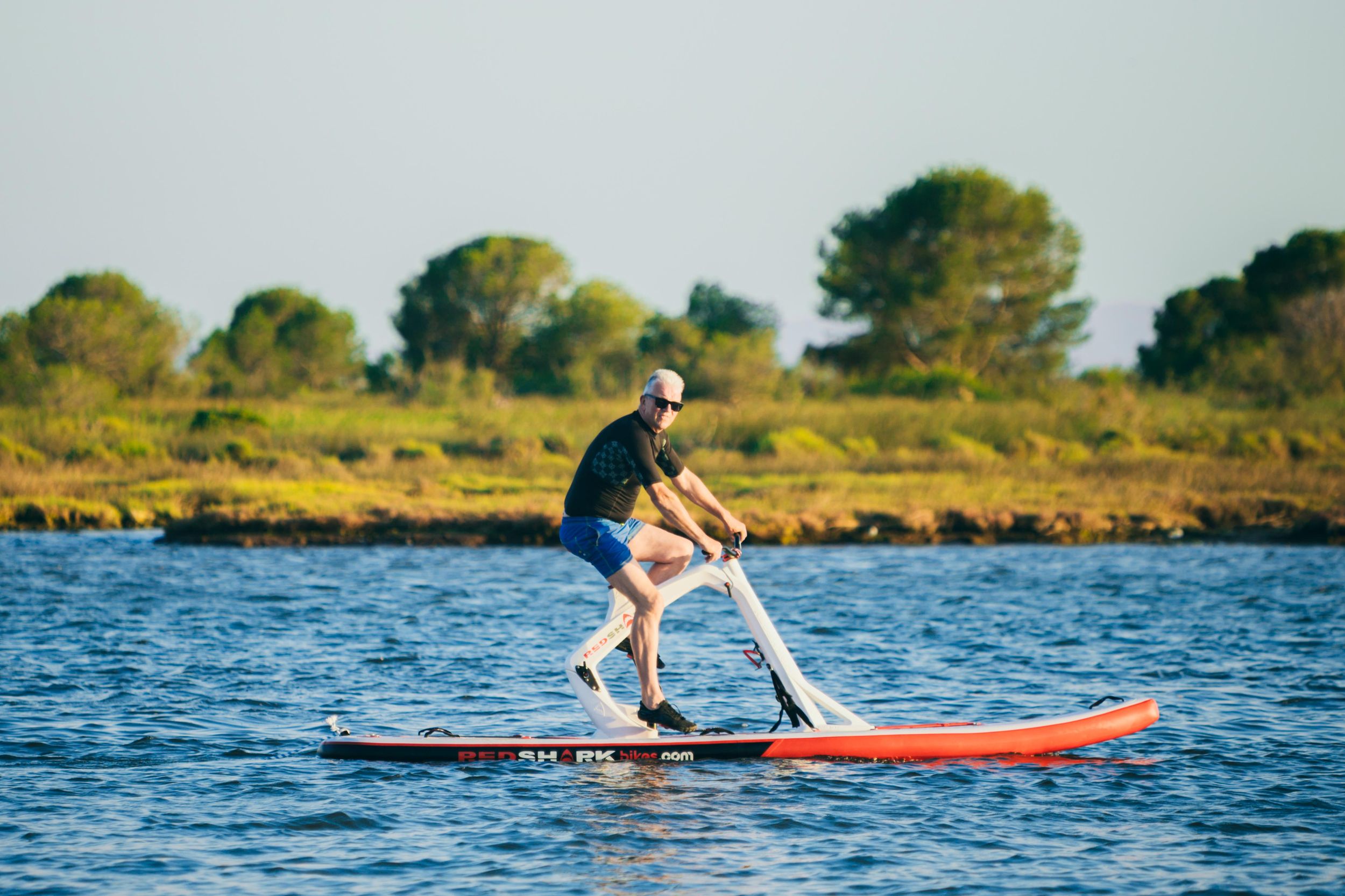 Paddle-Bike-Sightseeing-Tour durch die Bucht und die Kanäle von Santa Margarida