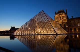 Paris: Reservierter Eintritt zum Louvre und Bootsfahrt