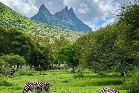 Mauritius: Casela Nature Parks & Flic en Flac Beach Casela Nature Parks & Flic en Flac Beach(Without sunset)-CAR
