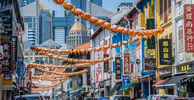 Singapore: Private Walking Tour with a Local photo 8