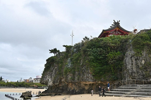 Naha: Guided Walking Tour with Street Food Tastings