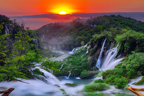Zagreb: Private Transfer to Plitvice Lakes National Park