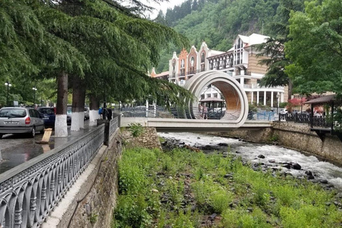 第比利斯：瓦尔季萨、赫尔特维西、拉巴提与波尔乔米一日游第比利斯：瓦尔季亚、赫尔茨维、拉巴蒂与波尔若米一日游