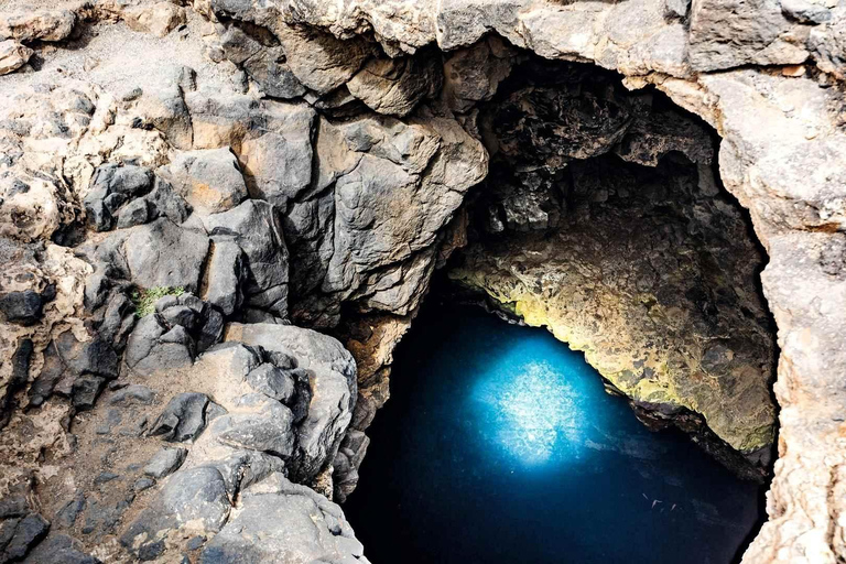 Sal: Blue Eye (Buracona) Private Tour with Pickup Private tour for up to 4 people