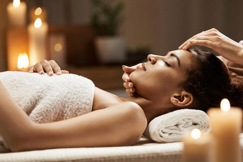 Phuket : Massage aromatique avec repas inclusMassage aux arômes paradisiaques et cuisine thaïlandaise authentique