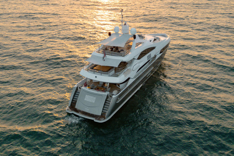 Dubai: Sunseeker Superyacht VIP Dinner, Drinks & Live DJ Soiree- Zen Med Gastronomy