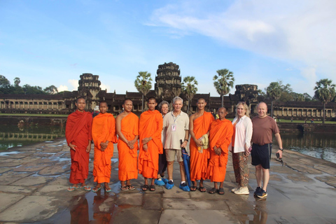 Siem Reap: Angkor Wat Sunrise or Sunset 3-Hour Guided Tour Angkor Wat Sunset 3-Hour Guided Tour