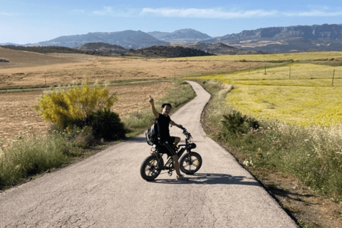 Elektrisch FAT-fietsen in Montes de Malaga en het platteland