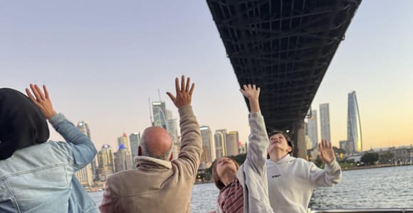Sydney: City Highlights Walking Food Tour with Harbor Cruise