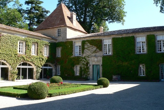 Visit Full-Day Medoc Wine Tour in Blaye, France