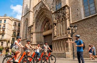 Barcelona: 1,5–2-stündige Sightseeing-Tour mit dem Fahrrad/Elektrofahrrad