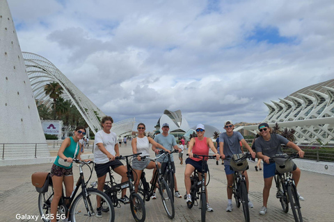 Valencia: City Highlights E-Bike Tour with Guide Tour by E-Step with Guide