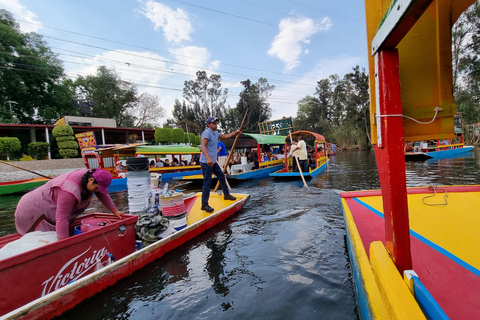 CDMX: Tour of Xochimilco and Coyoacán with option to visit the Frida Kahlo Museum Shared tour with visit to the Frida Kahlo Museum and traditional lunch