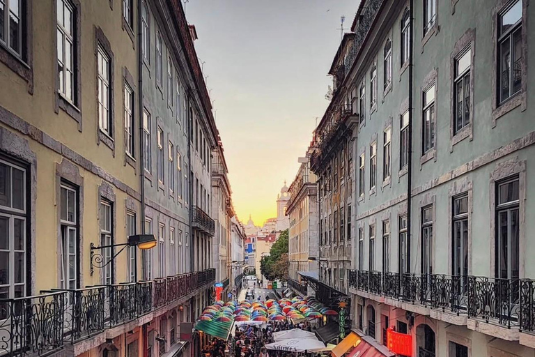 Lisbon: Guided Tuk Tuk Tour with Local Guide