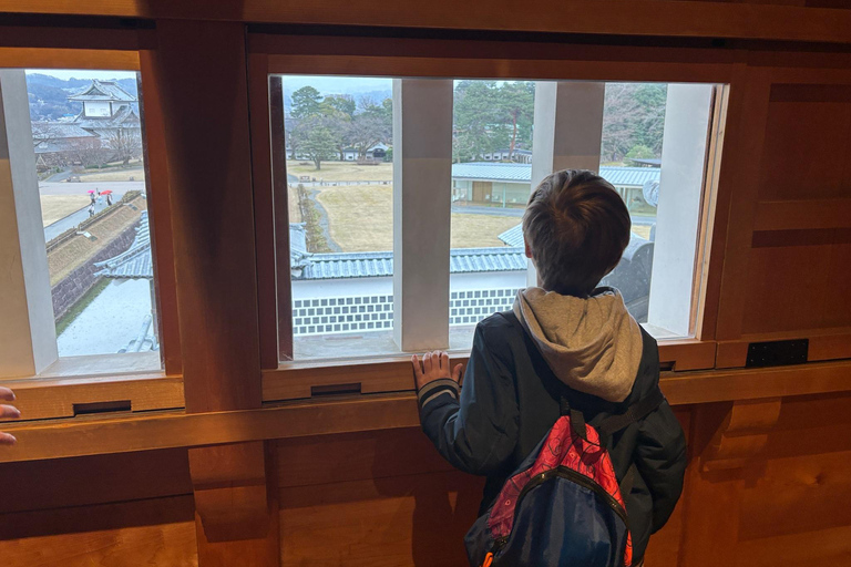 Kanazawa: Castle Interior & Kenrokuen Garden Tour