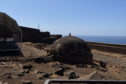 Recorre la Ciudad Vieja/Descubre la CIUDAD VIEJA