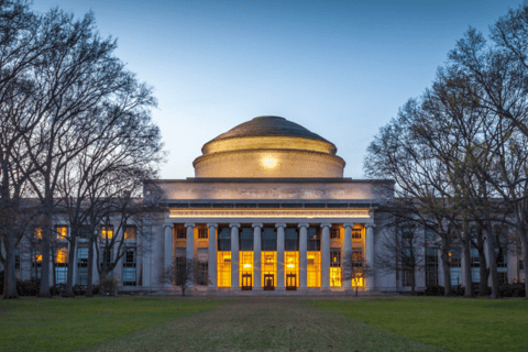 Cambridge: MIT Guided Walking Tour with Student Guide