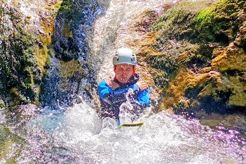 من بوفيك: التجديف العائلي في هاكونا ماتاتاأفضل 100% من رحلات التجديف العائلية في هاكونا ماتاتا