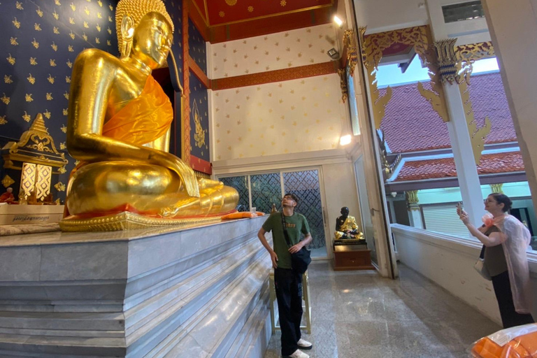 Bangkok's incredible Nightlife Tour by Private Tuk Tuk