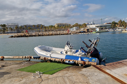 Salou: Paseo Privado en Barco Zodiac por las Calas de Salou