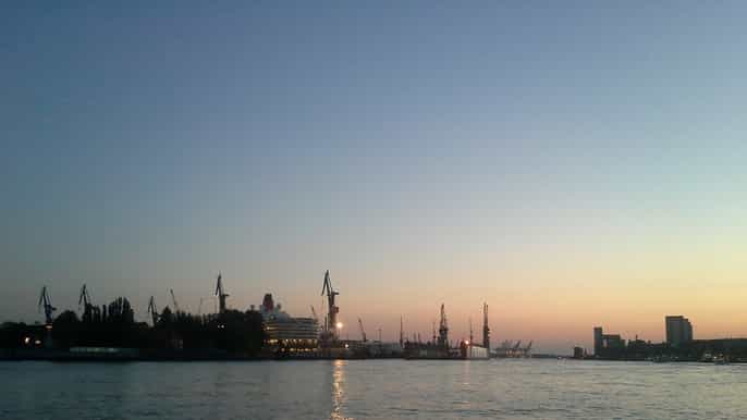 scavenger hunt through the port of hamburg