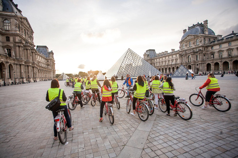 Paris : visite nocturne à vélo et croisière sur la SeineParis : visite nocturne à vélo et croisière en anglais