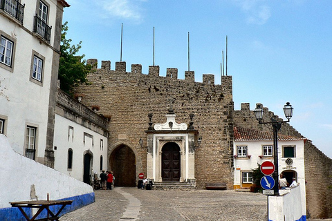 Ab Lissabon: Kleingruppentour nach Fátima, Nazaré und Óbidos