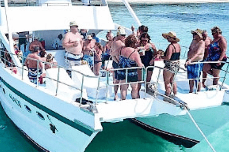 Punta Cana: Saona Island Catamaran Cruise with Lunch