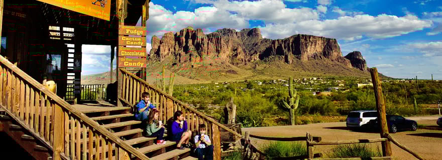 Apache Trail w/Dolly Steamboat visite en petit groupe d'une journée entière
