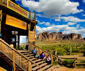 Apache Trail w/Dolly Steamboat Full Day Small Group Tour