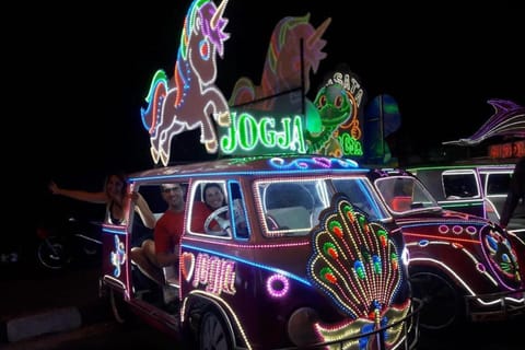 Yogyakarta: Nighttime Walk and Food Tour - Image 2